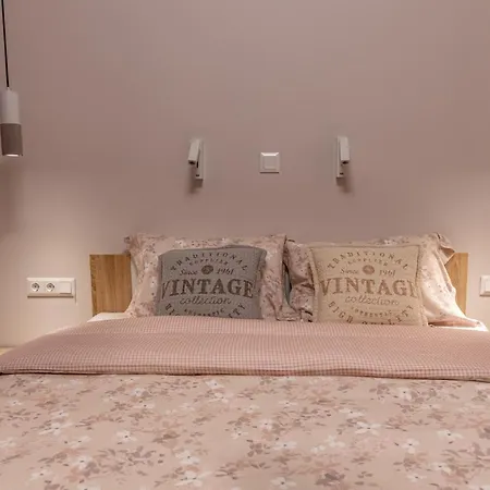 Elegant 5' From Ampelokipi Metro Station Apartment *