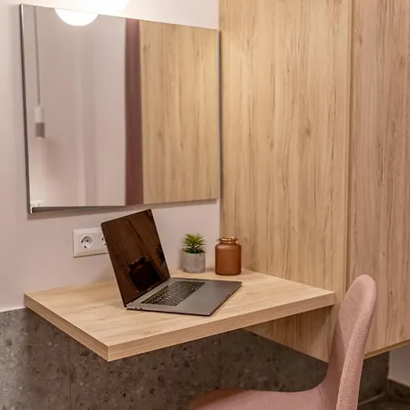 Elegant 5' From Ampelokipi Metro Station Apartment *